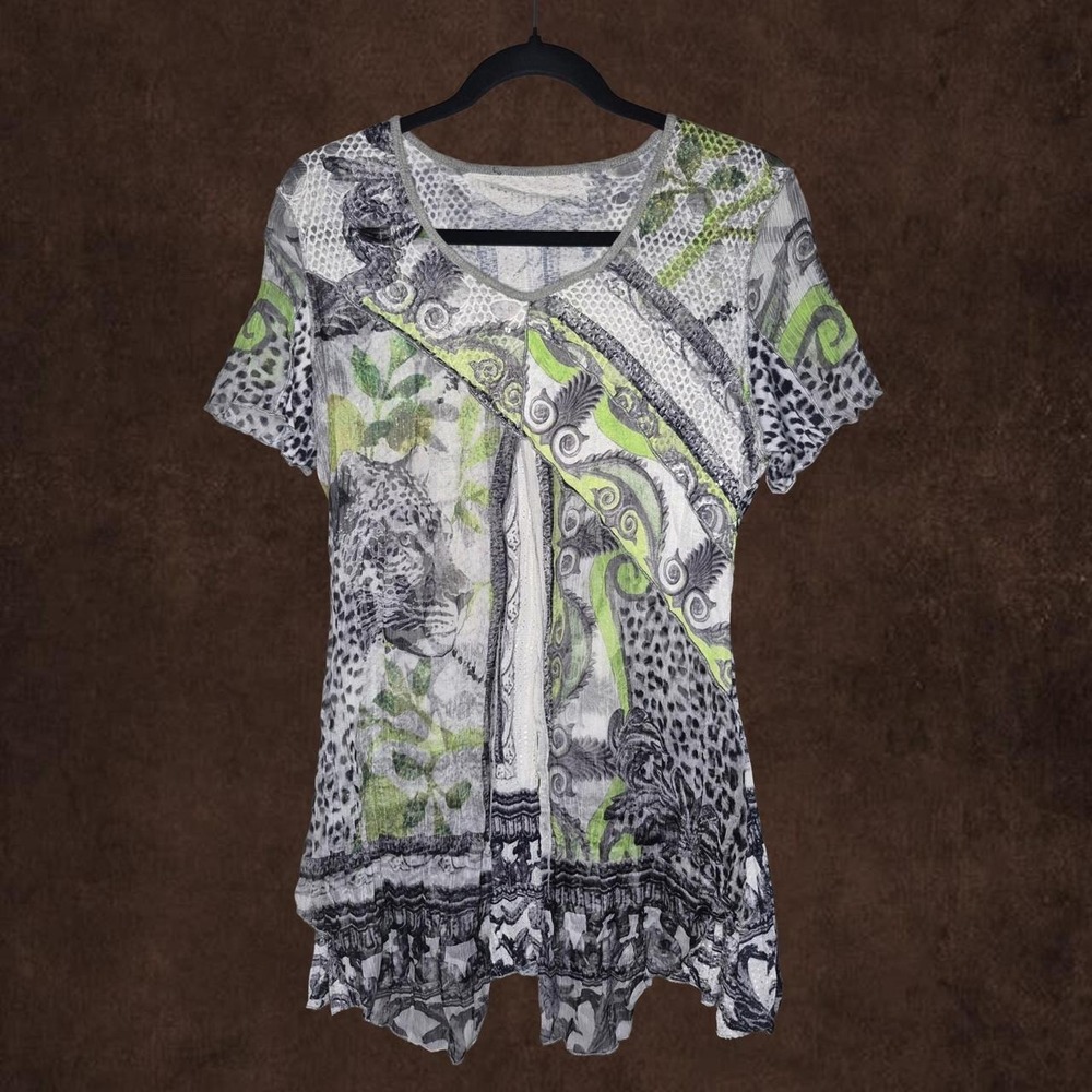White Design Flowy Top with Sequins